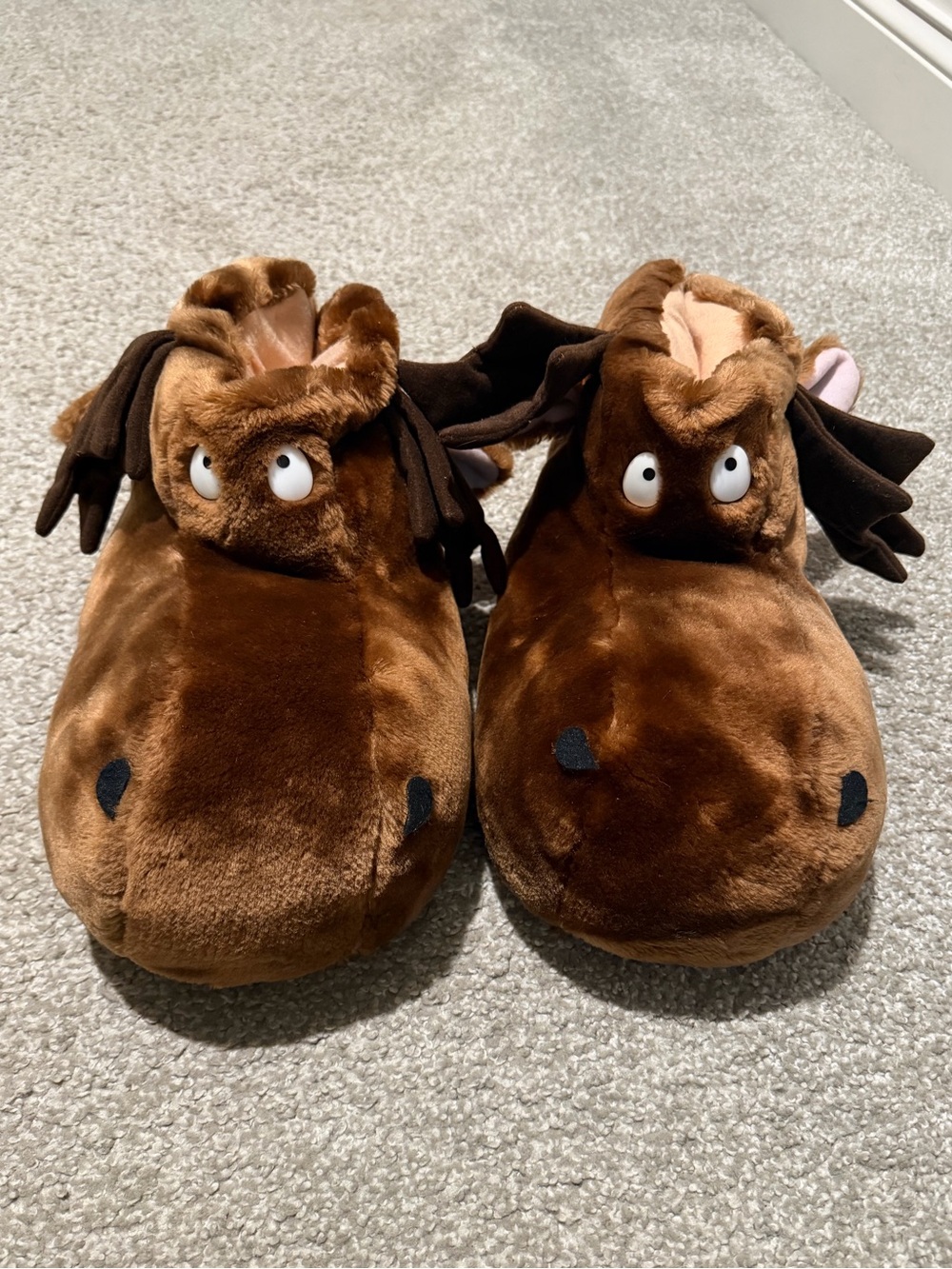 Plush Brown Moose Slippers for Men - Cozy Indoor Footwear